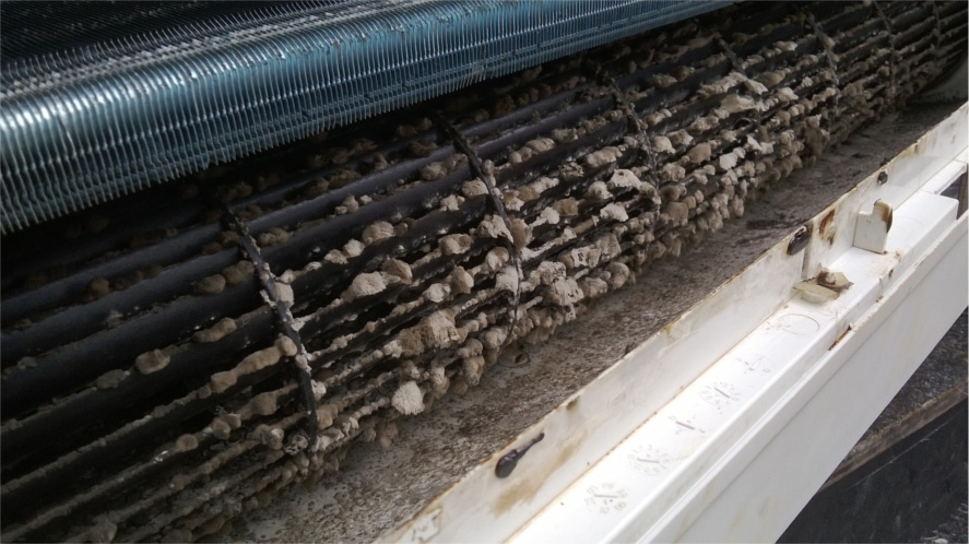 Sanificazione batteria e scocca di uno split a Roma