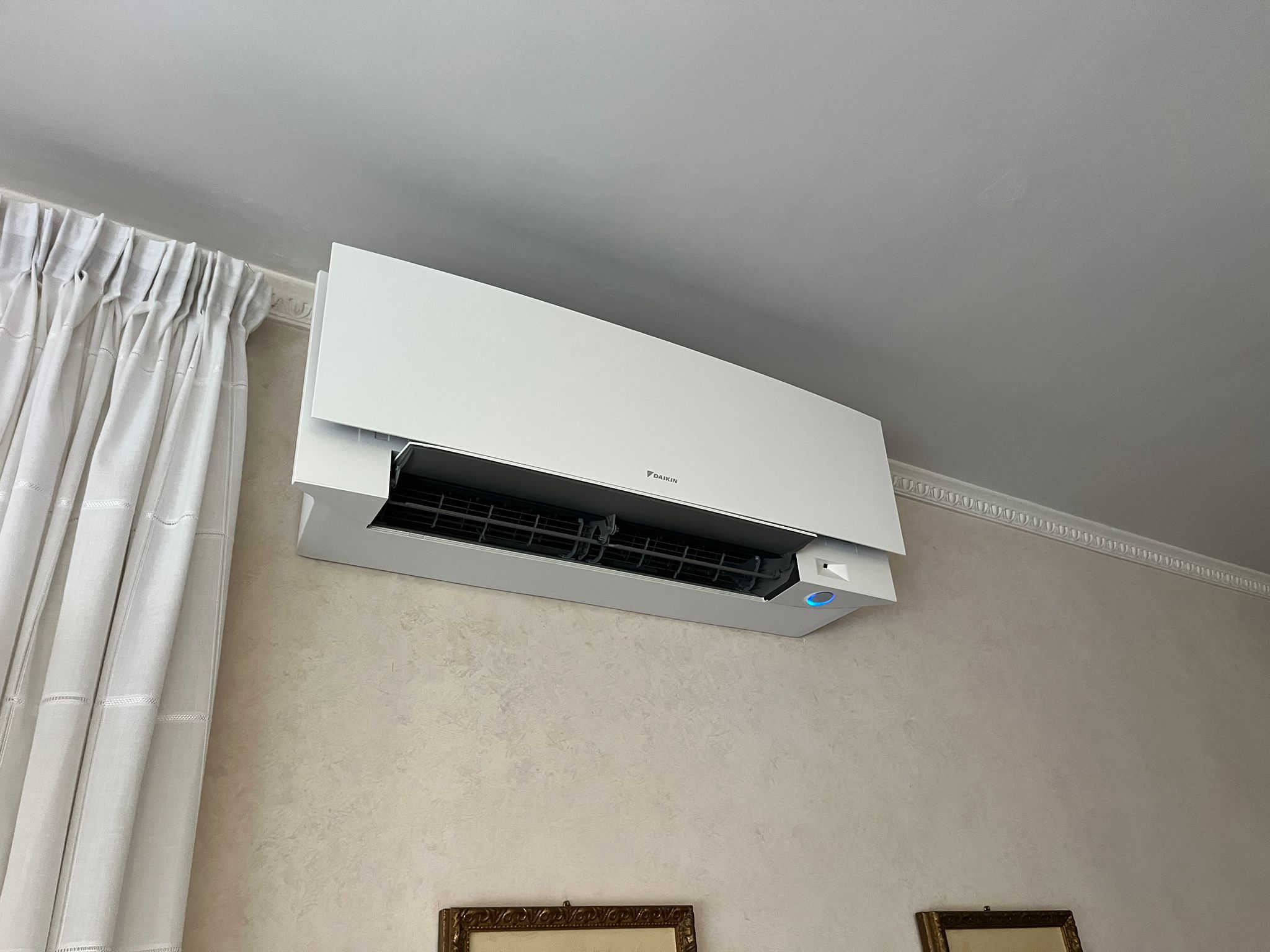 Installazione climatizzatore Daikin Emura 3 a Roma — Impianti Antonelli