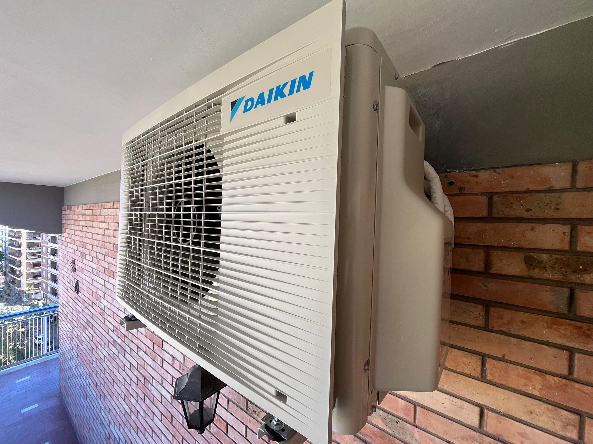 Unità esterna Daikin Roma — Impianti Antonelli