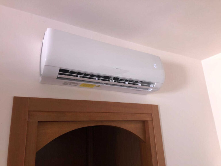 Climatizzatore split a parete installato a Roma